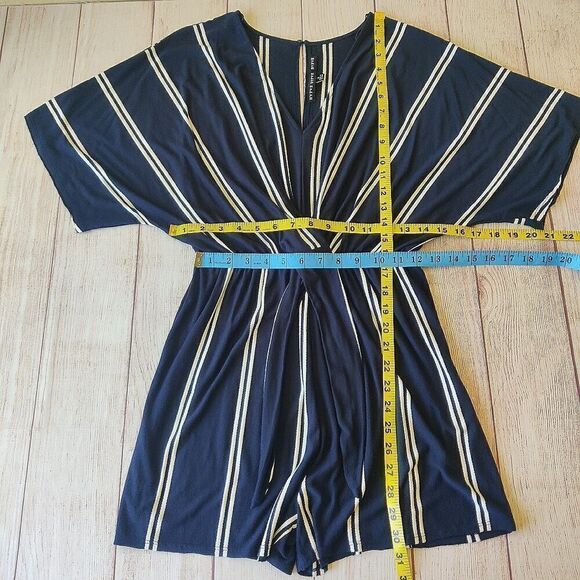Hyfve striped v-neck tie waist romper sz M - Picture 9 of 10